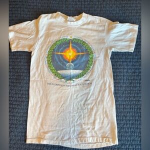 Challenger disaster memorial t-shirt honoring astronauts small 80s
